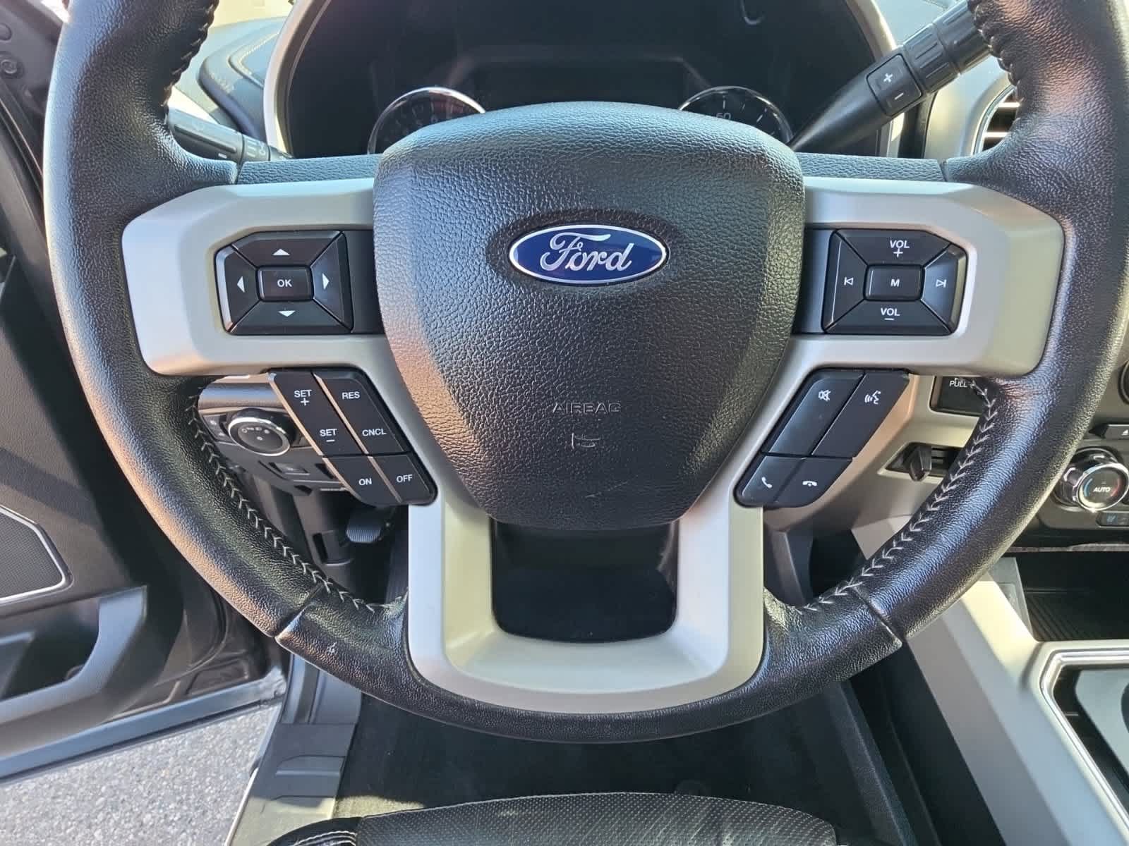 Used 2017 Ford F250 Lariat w/ Lariat Ultimate Package AWD/4WD image 27