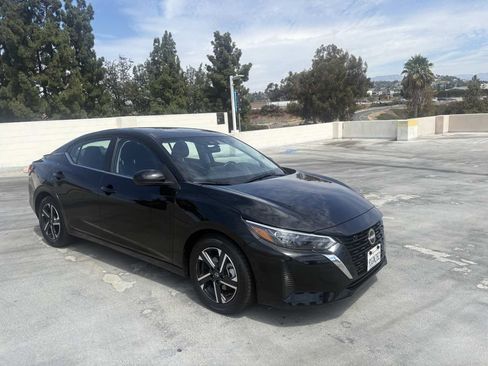 Used 2025 Nissan Sentra SV FWD image 33