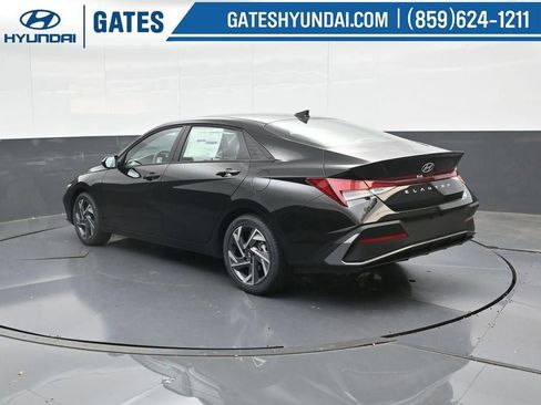 New 2025 Hyundai Elantra Sport image 8