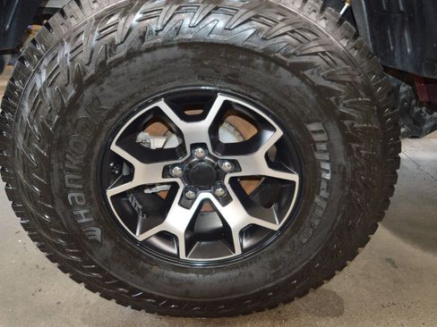 Used 2021 Jeep Gladiator Sport image 26