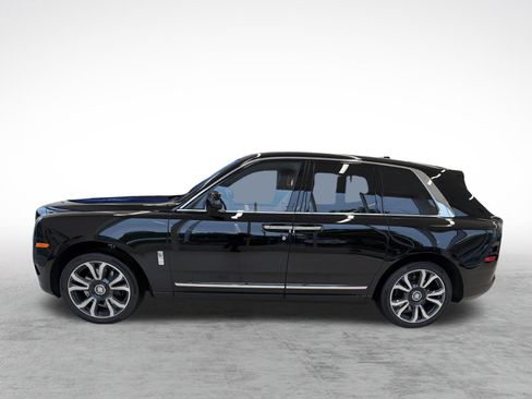 Certified 2022 Rolls-Royce Cullinan AWD/4WD image 5
