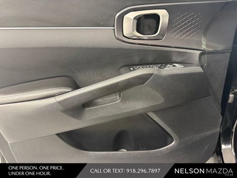 Used 2024 Kia Sorento S FWD image 16