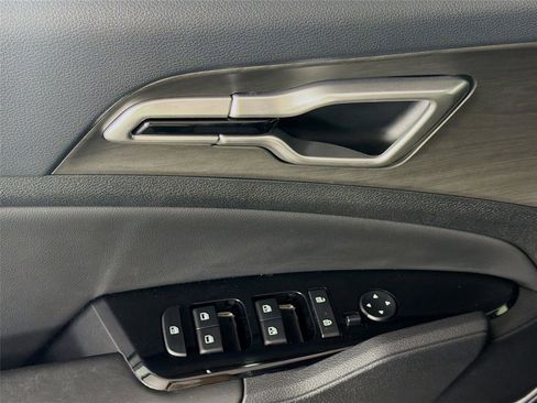 Used 2025 Kia Sportage X-Line w/ Premium Package image 20