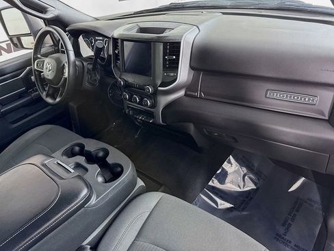 Used 2024 RAM 3500 Big Horn image 31