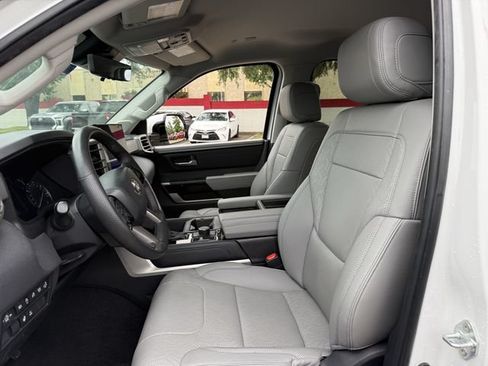 Used 2023 Toyota Tundra Limited AWD/4WD image 30