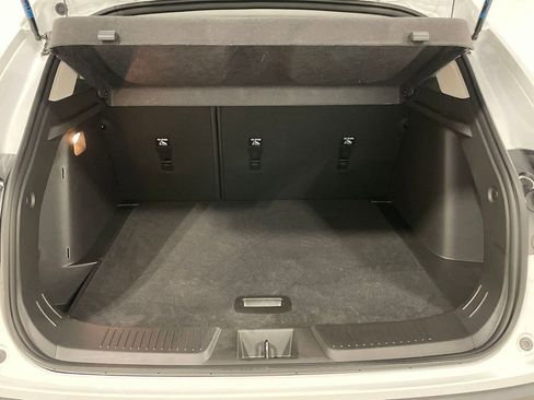 Used 2025 Chevrolet Trax LT w/ LT Convenience Package FWD image 5
