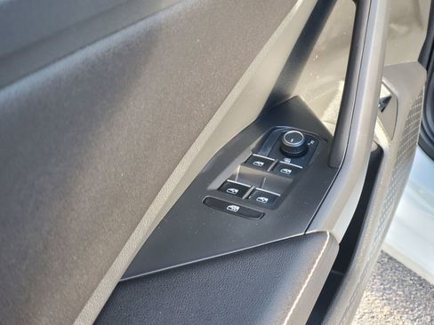 Used 2025 Volkswagen Jetta Sport image 18