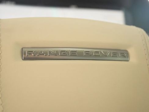 Used 2025 Land Rover Range Rover SE image 15