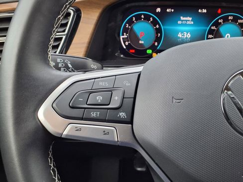 Used 2024 Volkswagen Atlas SE w/ Panoramic Sunroof Package image 33