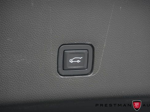 Used 2023 Chevrolet Traverse High Country AWD/4WD image 55