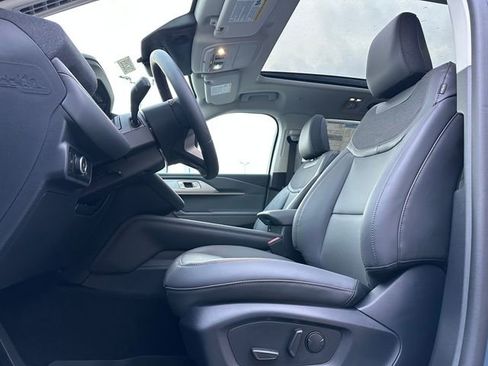 New 2026 Ford Explorer Active w/ Active Comfort Package image 10
