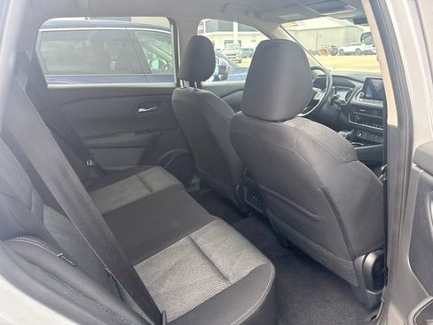 Used 2025 Nissan Rogue SV FWD image 29