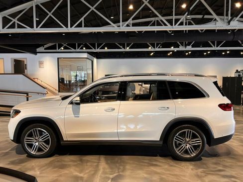 Used 2024 Mercedes-Benz GLS 450 4MATIC image 2