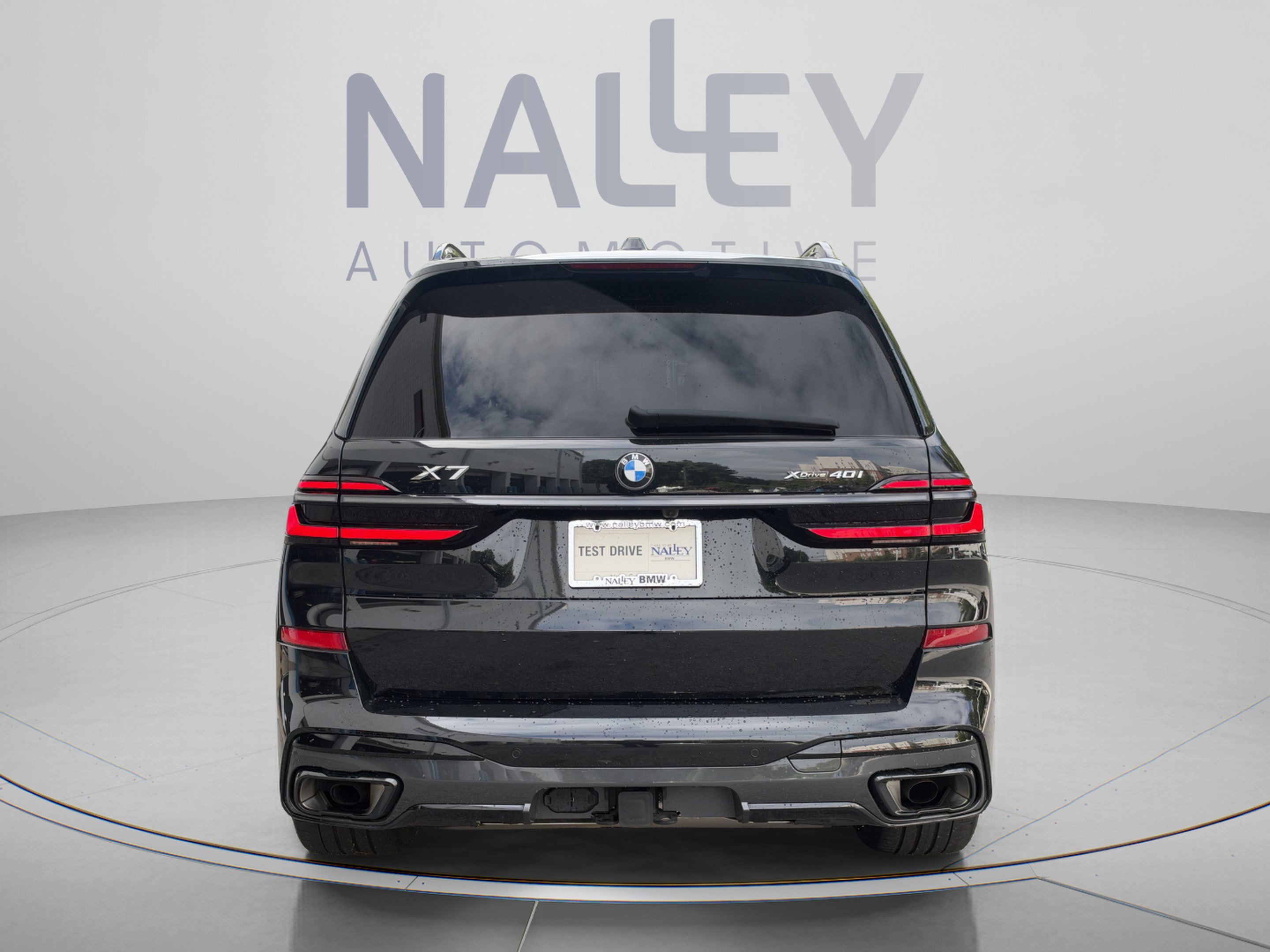 Used 2025 BMW X7 xDrive40i w/ Executive Package AWD/4WD image 3