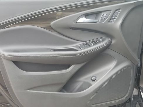 Used 2020 Buick Envision Essence FWD image 22