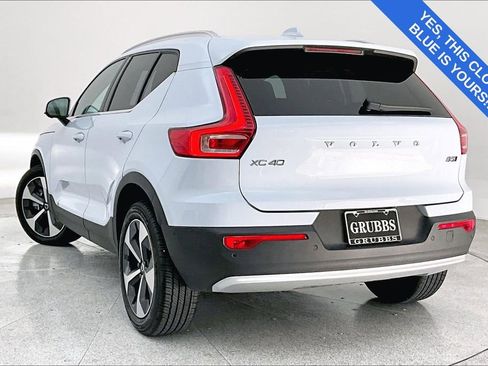 Certified 2025 Volvo XC40 B5 Plus image 16