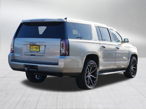 Used 2017 GMC Yukon XL SLT image 7
