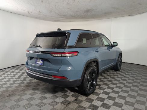 New 2026 Jeep Grand Cherokee Limited w/ Limited Altitude Package AWD/4WD image 7
