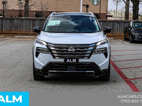 Used 2025 Nissan Rogue Platinum w/ Tech Package image 12