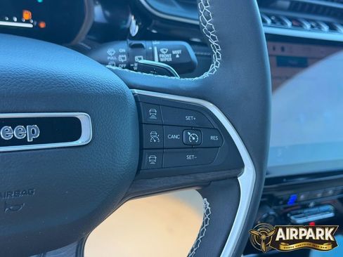 New 2023 Jeep Grand Cherokee 4WD 4xe w/ Luxury Tech Group II image 21