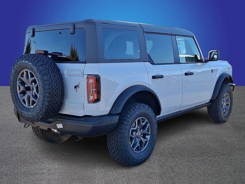 New 2025 Ford Bronco Badlands image 3