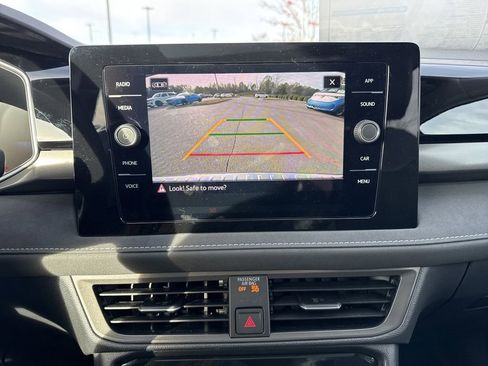 New 2026 Volkswagen Taos SE FWD image 29
