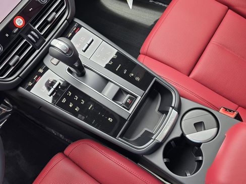 New 2026 Porsche Macan AWD/4WD image 22