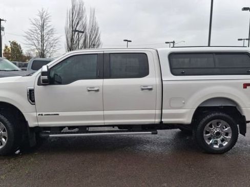 Used 2019 Ford F250 Lariat w/ Chrome Package image 8