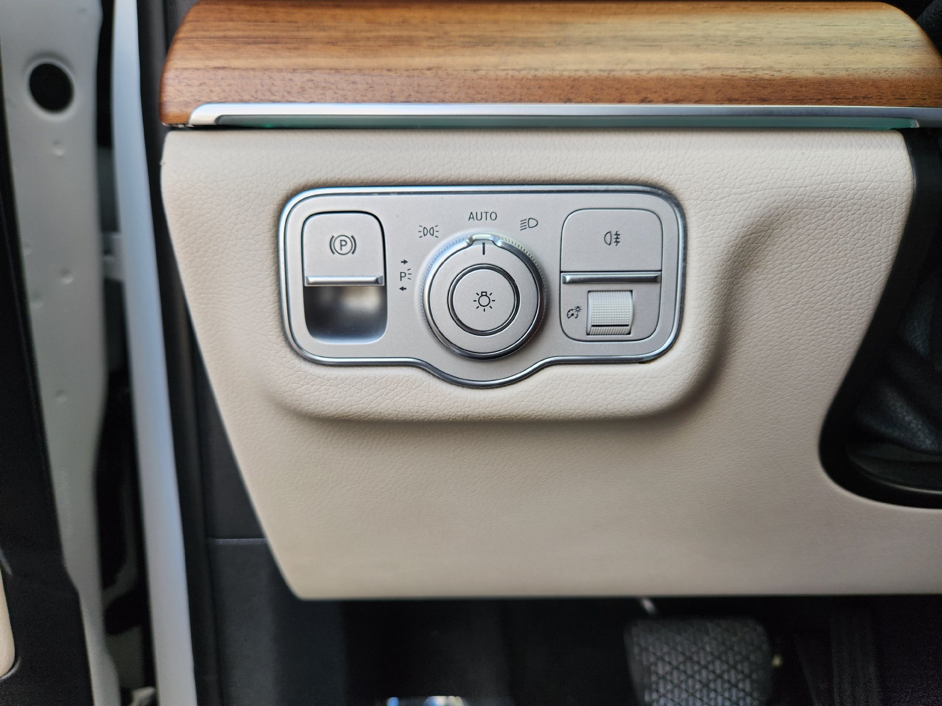 Certified 2021 Mercedes-Benz GLE 350 4MATIC image 23