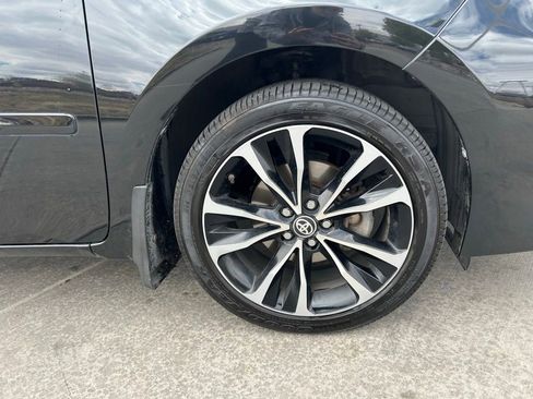 Used 2018 Toyota Corolla SE w/ SE Premium Package FWD image 34