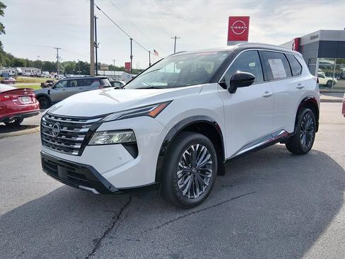 Certified 2025 Nissan Rogue Platinum w/ Tech Package FWD image 7