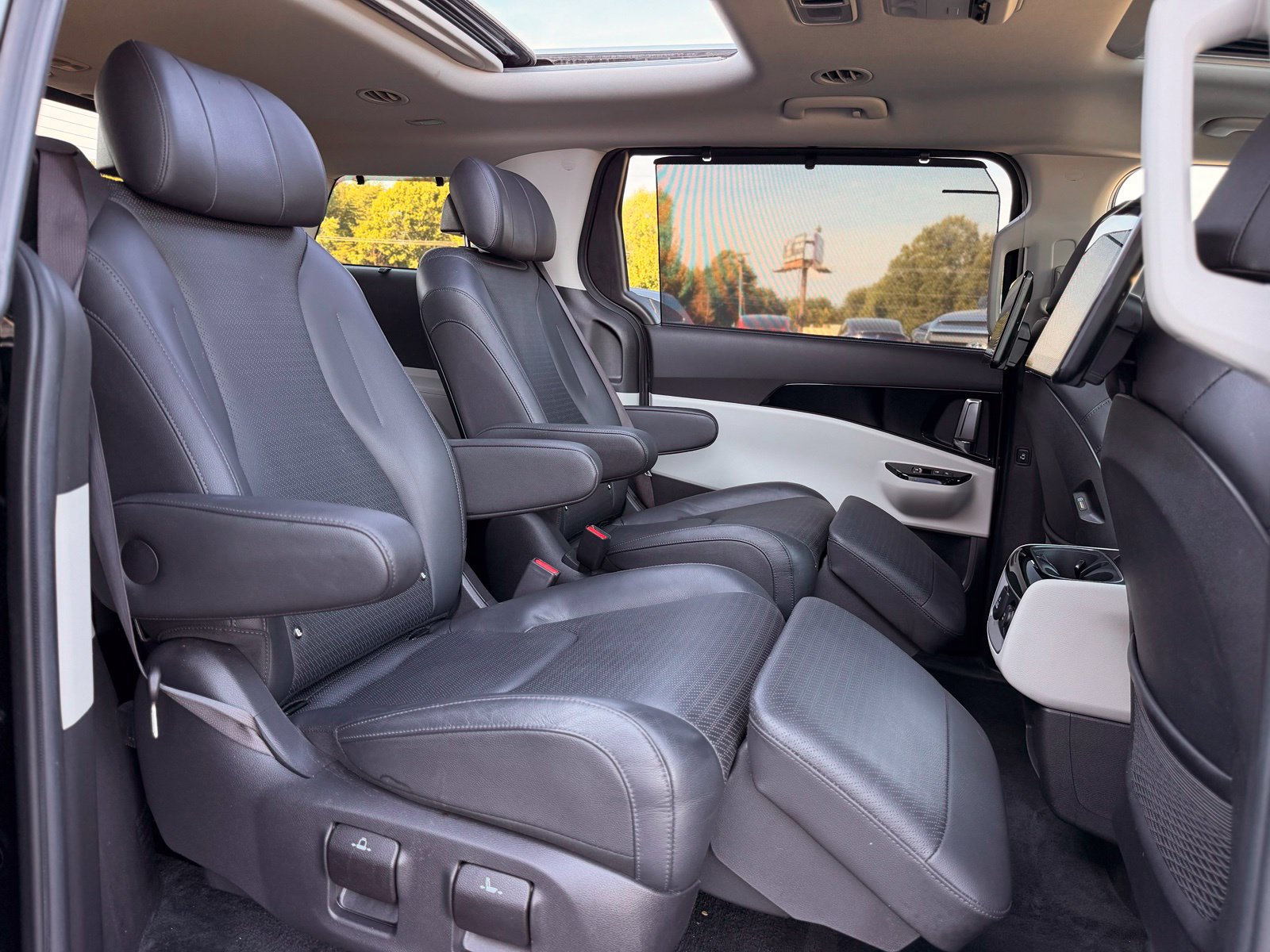 Used 2022 Kia Carnival SX Prestige FWD image 33