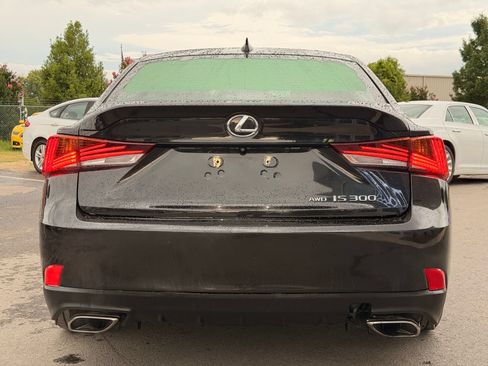 Used 2018 Lexus IS 300 w/ Comfort Package RWD image 16