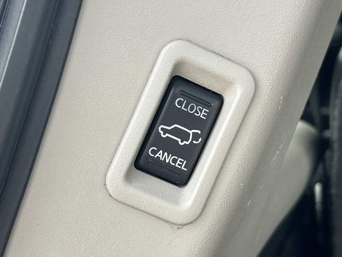 Used 2014 Nissan Armada Platinum w/ 2nd Row Captain Seat Package RWD image 15