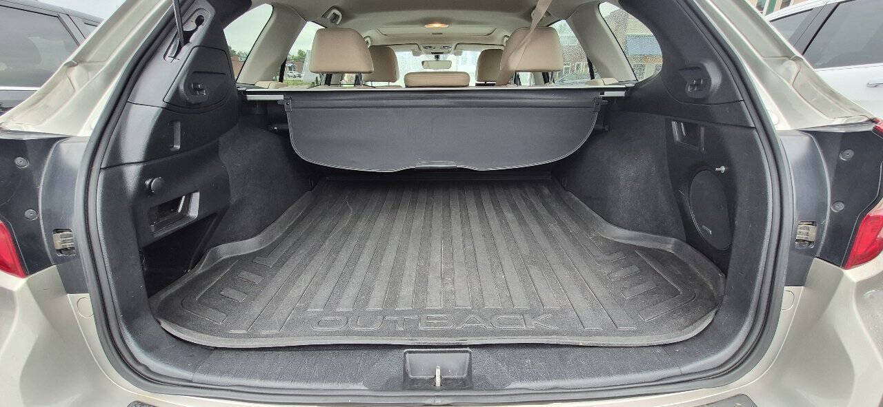 Used 2017 Subaru Outback 2.5i Limited AWD/4WD image 30