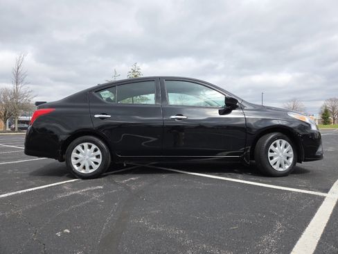 Used 2015 Nissan Versa SV image 18