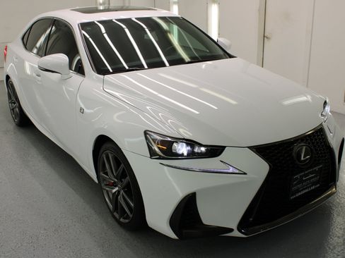 Used 2019 Lexus IS 350 F Sport image 12
