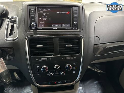 Used 2017 Dodge Grand Caravan SE w/ Power Window Group image 16