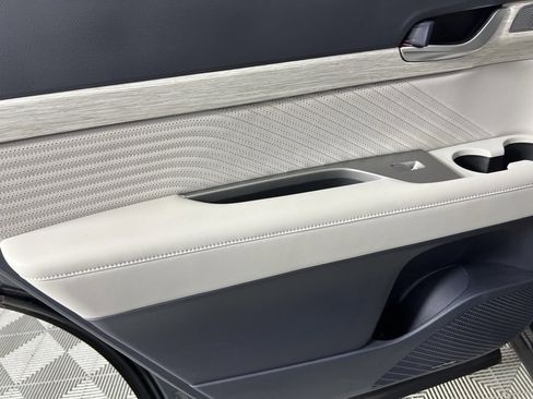 Used 2024 Hyundai Palisade Calligraphy image 32