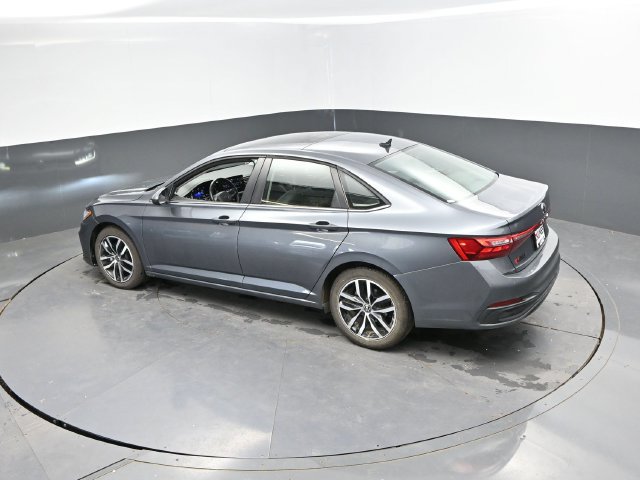Used 2025 Volkswagen Jetta SE FWD image 37