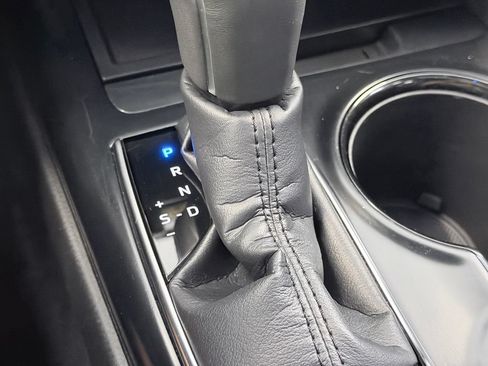 Used 2018 Toyota Camry SE w/ Moonroof Package FWD image 43