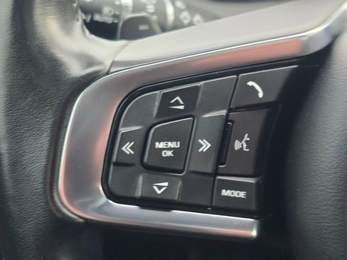 Used 2018 Jaguar E-PACE R-Dynamic HSE image 19