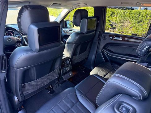 Used 2014 Mercedes-Benz GL 450 4MATIC w/ Lighting Package image 13