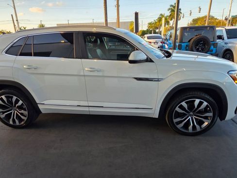 Used 2021 Volkswagen Atlas Cross Sport SEL R-Line FWD image 5