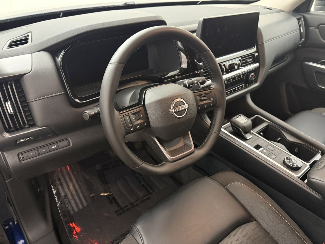 Used 2026 Nissan Pathfinder SL AWD/4WD image 17