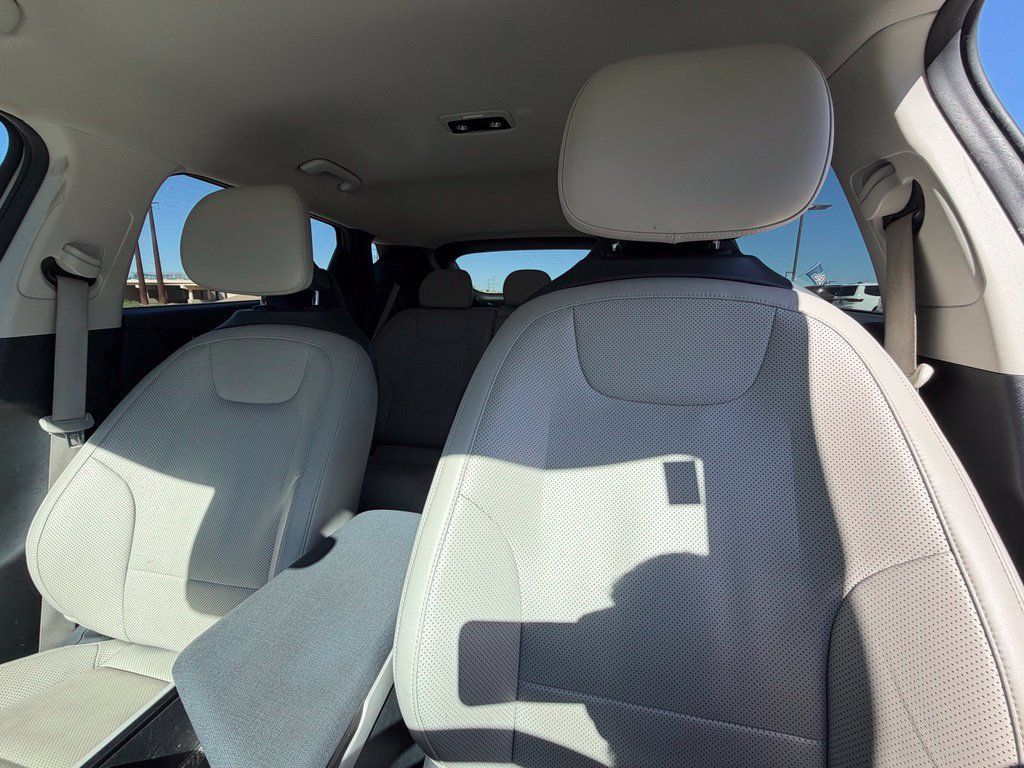 Used 2022 Kia EV6 Wind RWD image 20