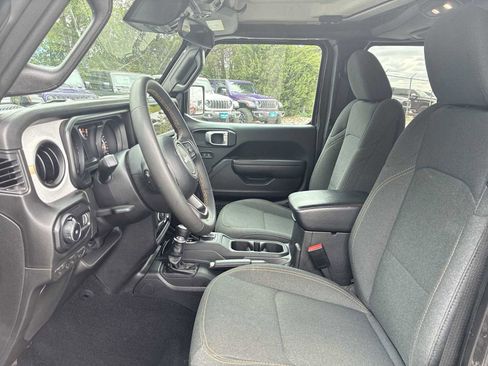 Used 2024 Jeep Wrangler Unlimited Sport AWD/4WD image 13