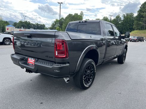 Used 2025 RAM 2500 Limited AWD/4WD image 3