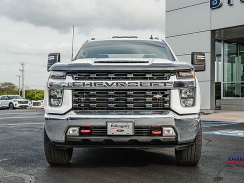 Used 2022 Chevrolet Silverado 2500 LT w/ Convenience Package image 3