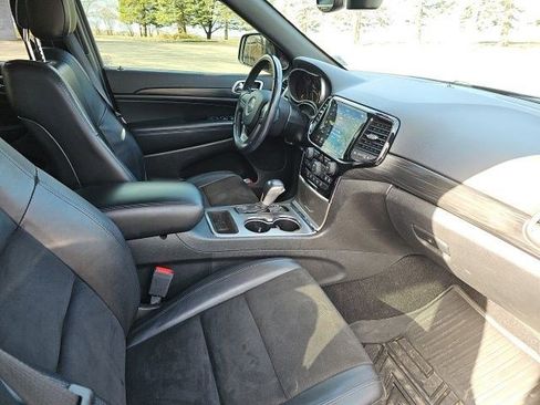 Used 2020 Jeep Grand Cherokee Altitude image 11